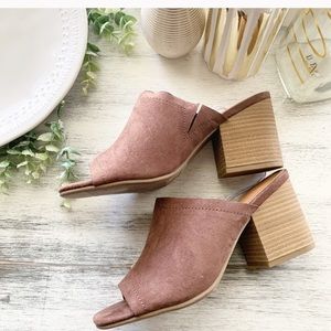 Mule sandals